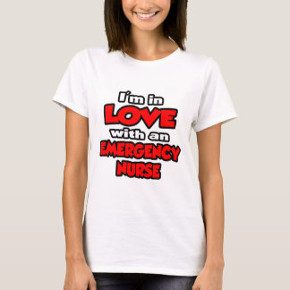 Ich bin in Liebe mit einer Notfallversorgung T-Shirt