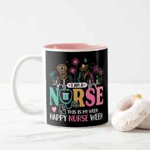 Ich bin Krankenschwester und das ist meine Woche g Zweifarbige Tasse