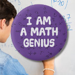 Ich bin Mathematikstudent Physik Button<br><div class="desc">Nur um von denen getragen zu werden,  die Mathematik verstehen. Wenn Sie Ihre Pi nicht aus Ihrer Omega kennen,  Ihren Pythagoras aus Ihrer Algebra,  ist das nicht für Sie. Toll als Belohnung für Lehrer.</div>