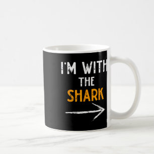 Ich bin mit dem Hai-Kostüm Halloween-Paar Matchi Kaffeetasse