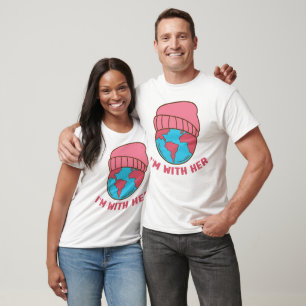 Ich bin mit ihr - Earth Day Graphic mit Beanie T-Shirt