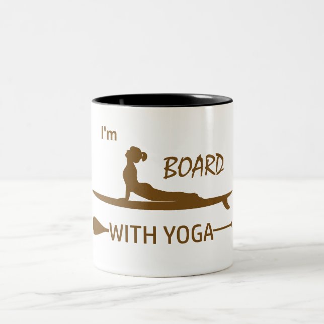 Ich bin mit Yoga an Bord Zweifarbige Tasse (Mittel)