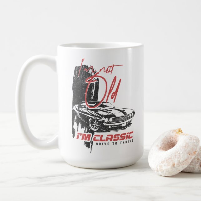 Ich bin nicht alt, ich bin klassisch lustig Auto G Kaffeetasse (Mit Donut)