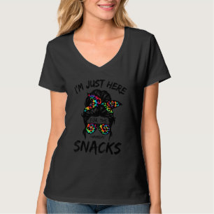 Ich bin nur hier für die Snacks Rainbow Women Foot T-Shirt
