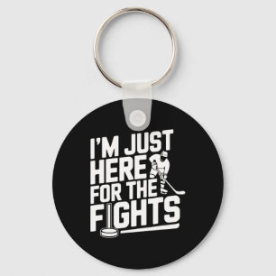 Ich bin nur wegen der Schlägereien hier Lustiges H Schlüsselanhänger