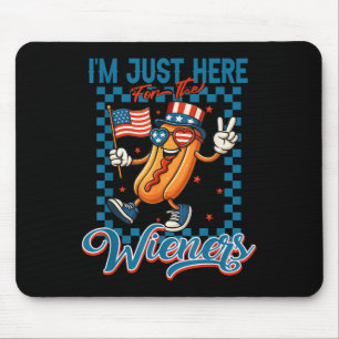Ich bin nur wegen der Würstchen hier Lustiger 4. J Mousepad