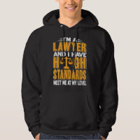 Ich bin Rechtsanwältin und habe hohe Standards.