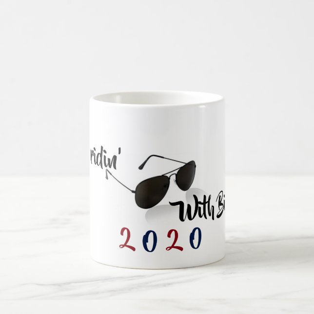 Ich bin Ridin' mit Biden im Jahr 2020 Kaffeetasse (Mittel)