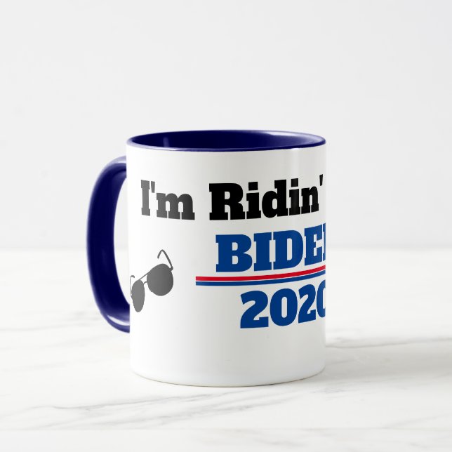 Ich bin Ridin' mit Biden im Jahr 2020 Tasse (Vorderseite Links)
