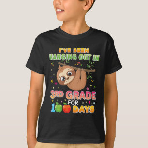 Ich bin seit 100 Tagen in der dritten Klasse unter T-Shirt