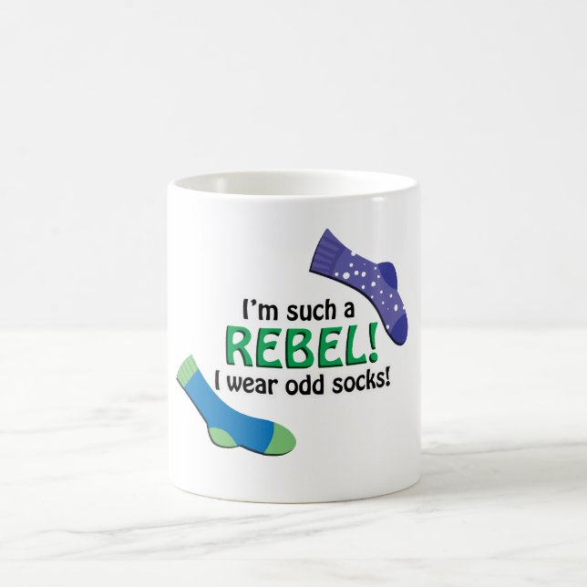Ich bin solch ein Rebell, ich trage sonderbare Tasse (Mittel)