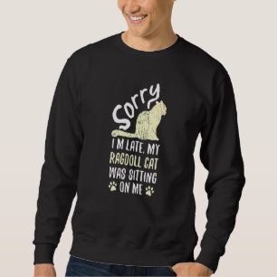 Ich bin spät dran, als meine Ragdoll Katze auf mei Sweatshirt