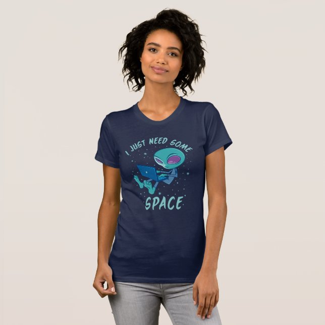 Ich brauche nur eine Alien mit Laptop. T-Shirt (Vorne ganz)