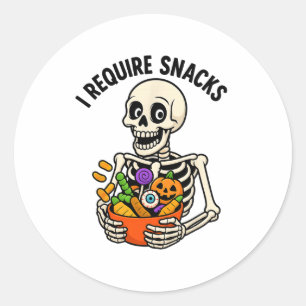 Ich brauche Snacks Funny Skeleton Halloween Meme Runder Aufkleber