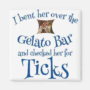 Ich bückte sie über das Gelato Bar und prüfte nach Magnet