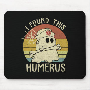 Ich fand diese humerus lustige Halloween Nurse Fal Mousepad