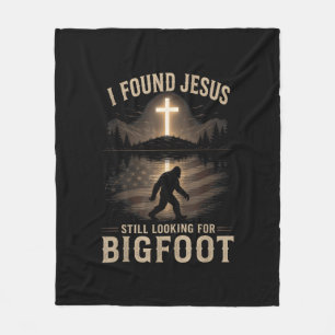 Ich fand Jesus immer noch Bigfoot lustig Glaube Fleecedecke