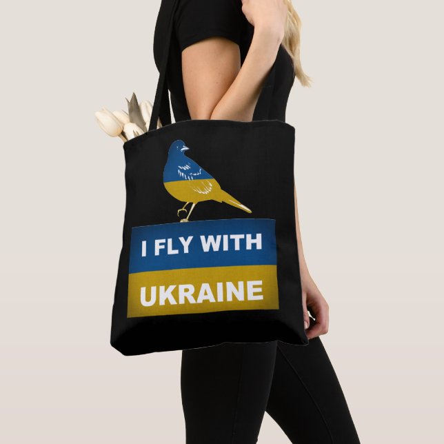 Ich fliege mit der Ukraine, dem Nationalen Nachtig (Von Nahem)