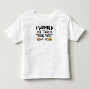Ich frage mich, ob Tacos über mich zu mexikanische Kleinkind T-shirt