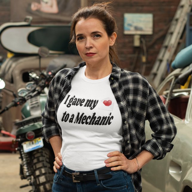 Ich gab mein Herz einem Mechanismus T-Shirt (Von Creator hochgeladen)