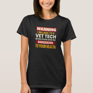 Ich gehöre zu einer Tierärztlichen Ehefrau Girlfri T-Shirt
