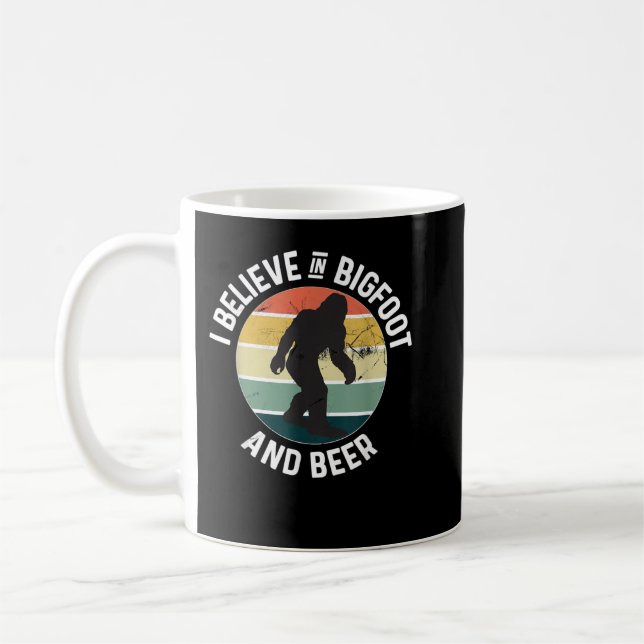 Ich glaube an Bigfoot und Biersasquatch T - Shirt Kaffeetasse (Links)