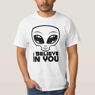 Ich glaube an dich Außerirdischer in der schwarzen T-Shirt