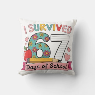 Ich habe 67 Tage Schule überlebt Lustig 67 Lehrer  Kissen