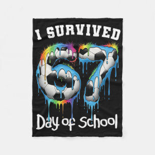 Ich habe 67 Tage Schule überlebt Lustiger 67er-Mem Fleecedecke