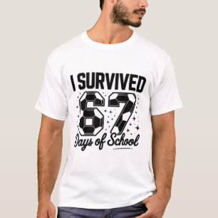 Ich habe 67 Tage Schule überlebt Lustiges Fußballt T-Shirt