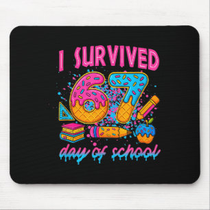 Ich habe 67 Tage Schule überlebt Lustiges Meme Eis Mousepad
