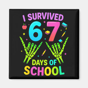 Ich habe 67 Tage Schule überlebt Lustiges Meme Leh Magnet