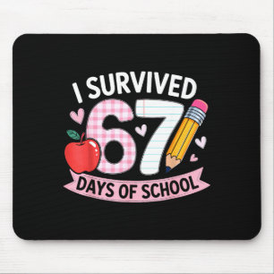 Ich habe 67 Tage Schule überlebt Lustiges Meme Stu Mousepad