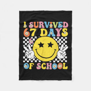 Ich habe 67 Tage Schule überlebt Six Seven Meme fü Fleecedecke