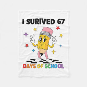 Ich habe 67 Tage Schule überlebt Six Seven Meme fü Fleecedecke