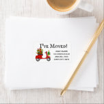 Ich habe das Moved Christmas Scooter Label Adressaufkleber<br><div class="desc">Handgezeichneter Retro-Modell Italienischer Roller mit Weihnachtsgeschenken. Nachdem alle Arbeit und Stress, sagen Sie ihnen, dass Sie eine neue Adresse! Es gibt keinen besseren ( und einfacheren) Weg, die Nachrichten zu verbreiten, als ein spezielles Adressetikett zu Ihrer Mail hinzuzufügen. Es gibt viele verschiedene Labels verfügbar, also wählen Sie das Design und...</div>