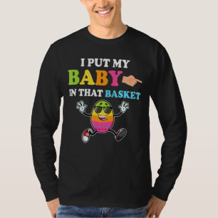 Ich habe ein Baby in ihren Basket-Baby-Ankündigung T-Shirt