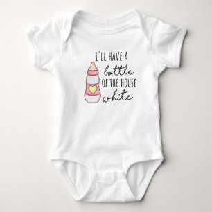 Ich habe eine Flasche weißen Bodysuit aus dem Haus Baby Strampler