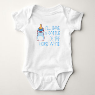 Ich habe eine Flasche Weißen Säuglings Baby Strampler