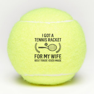 Ich habe für meine Ehefrau einen Tennisplatz Got Tennisbälle