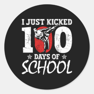 Ich habe gerade 100 Tage Schulkampfsport Karate ge Runder Aufkleber