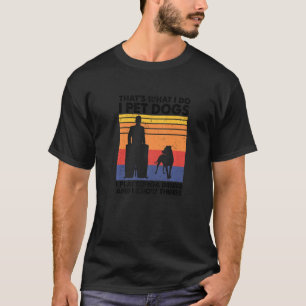 Ich habe Hunde, die ich spiele Conga-Trommeln und T-Shirt
