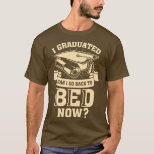 Ich habe meinen Abschluss Ich kann jetzt wieder in T-Shirt