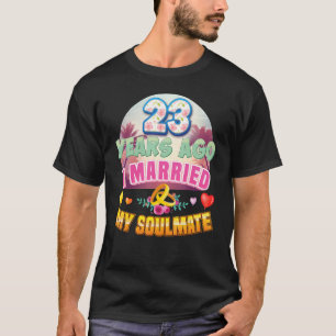Ich habe meinen Seelenverwandten vor 23 Jahren bei T-Shirt