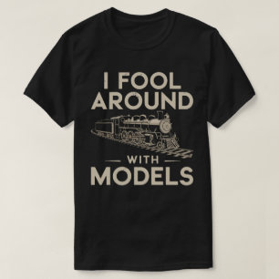 Ich habe mich mit Modellen herumgeschlagen - Model T-Shirt