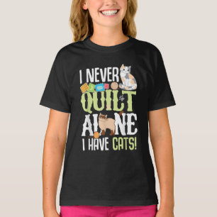Ich habe nie allein gequilt, dass ich Katzen witzi T-Shirt