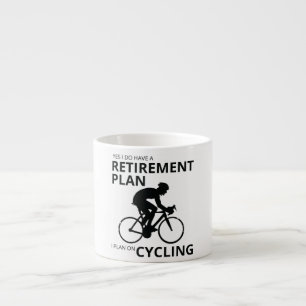 Ich habe vor, Fahrrad zu fahren, wenn ich im Ruhes Espressotasse