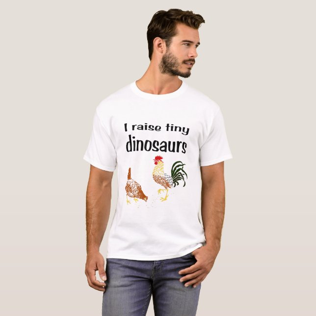 Ich hebe kleines Dinosauriert-shirt an T-Shirt (Vorne ganz)