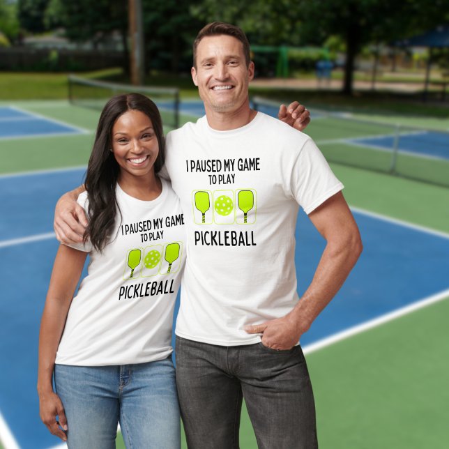 Ich hielt mein Spiel an, um Pickleball zu spielen T-Shirt (Von Creator hochgeladen)