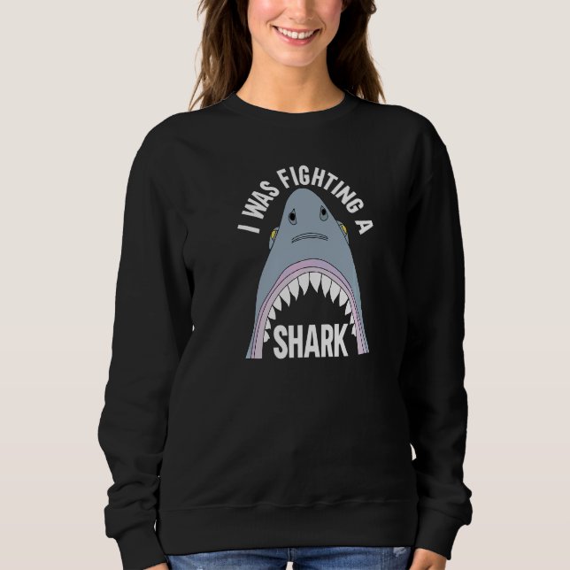 Ich kämpfte mit einem Hai  Gebrochenes Bein Sweatshirt (Vorderseite)